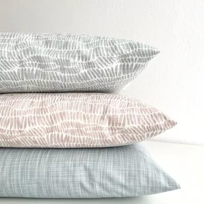 Kissenhüllen in zarten Pastellfarben rosé, silberblau, blau Sofakissen Dekokissen